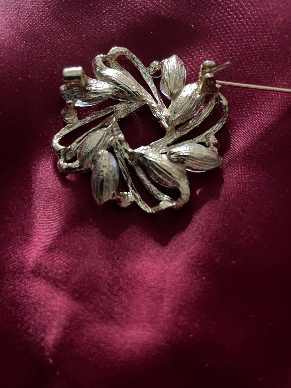 Source Unknown Gold-Tone Clear Crystal Floral Swirl Brooch - Picture 2 of 13